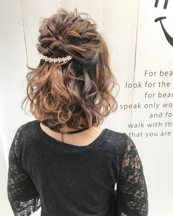 セレモニー感をアップするヘアアクセサリー3