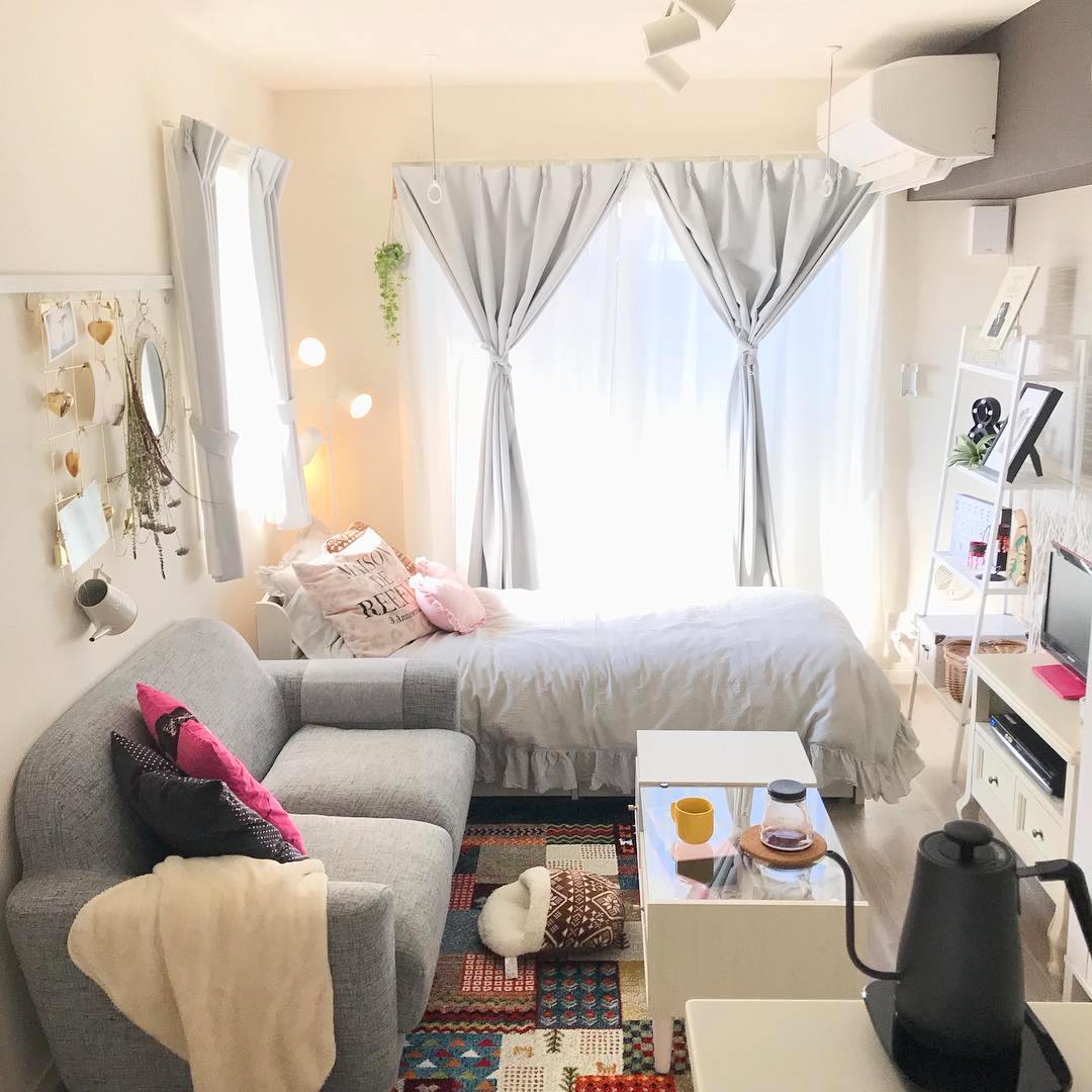 おしゃれ女子の一人暮らし アイディア満載の収納 配置で叶えるホワイトインテリア Folk