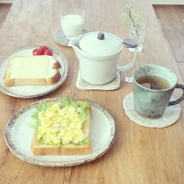 パンがメインの朝食シーン９