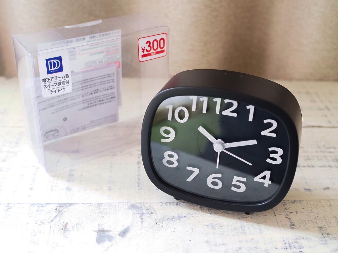 大人気のおしゃれな ダイソー 時計 シンプルだから使いやすくてスタイリッシュ Folk