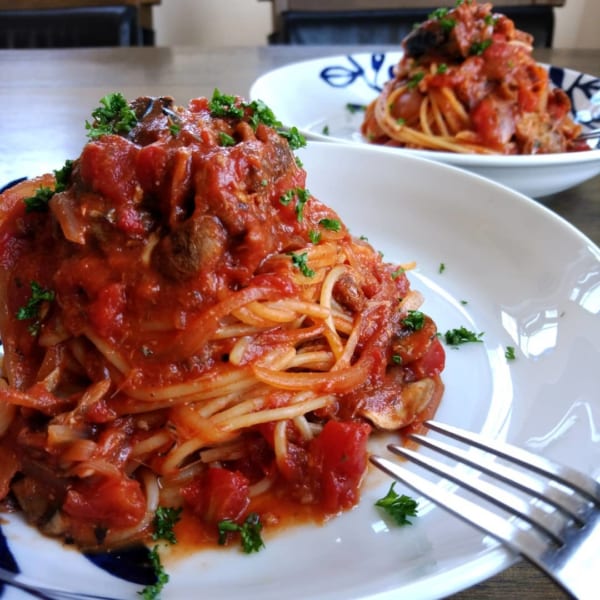 鯖のトマトソースパスタ