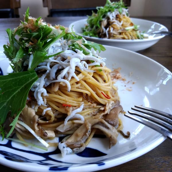 しらすと舞茸のピリ辛和風パスタ