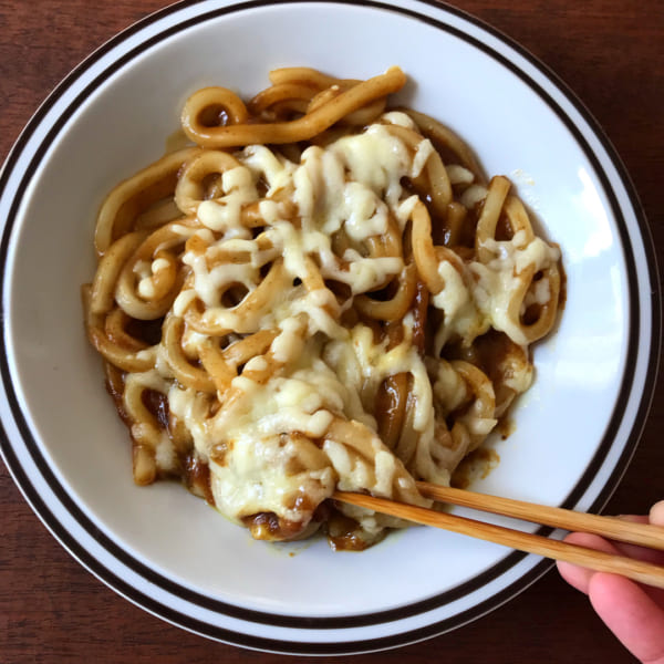 一人暮らし　レシピ　汁なしチーズカレーうどん