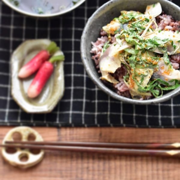 たっぷり薬味のしめ鯖丼