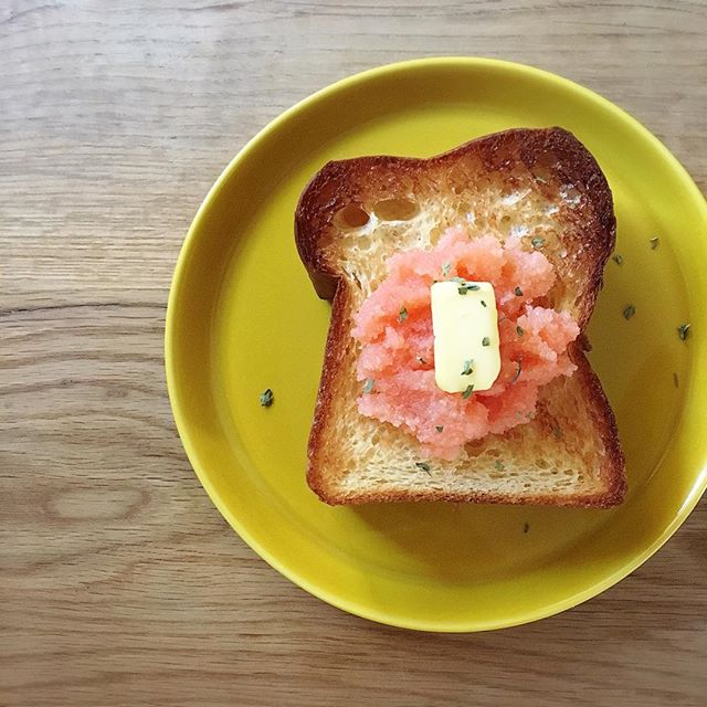 朝ごはんに食パン5