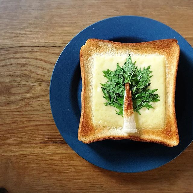 朝ごはんに食パン3