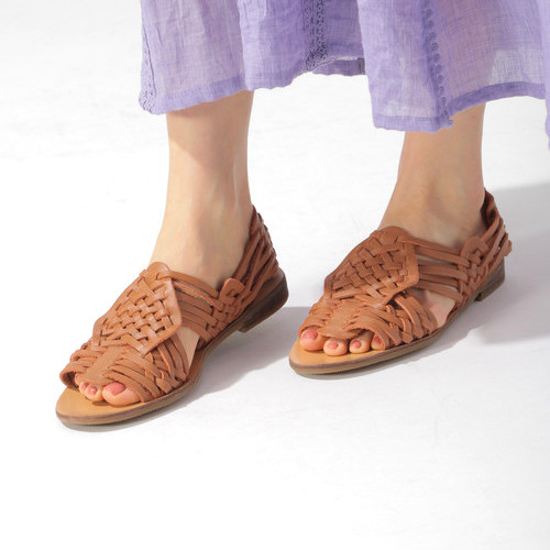 季節が変わる前にゲットしたい この夏注目のメッシュサンダルコーデ集 Folk