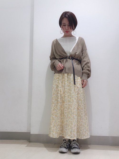 初秋 気温26度 服装 スカートスタイル2