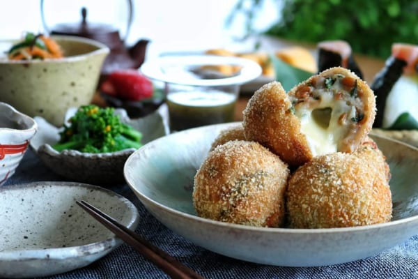 とろーりチーズの里芋納豆コロッケ