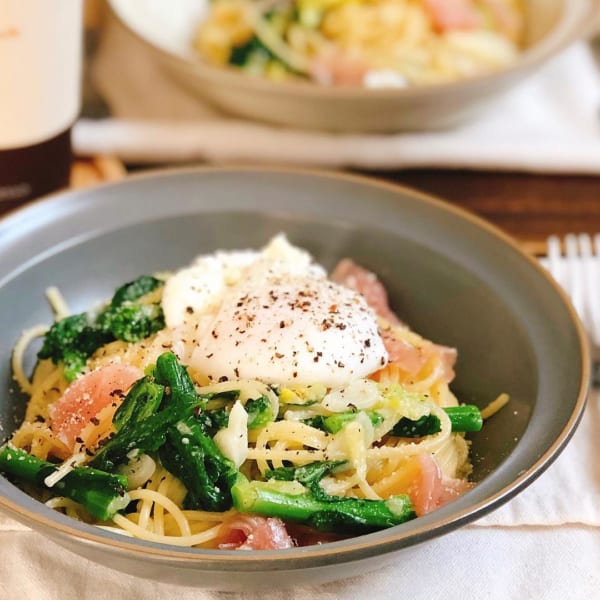 卵とチーズの春野菜生ハムパスタ