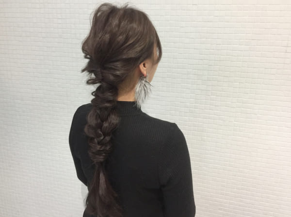 ロングヘアのまとめ髪④フィッシュボーン４