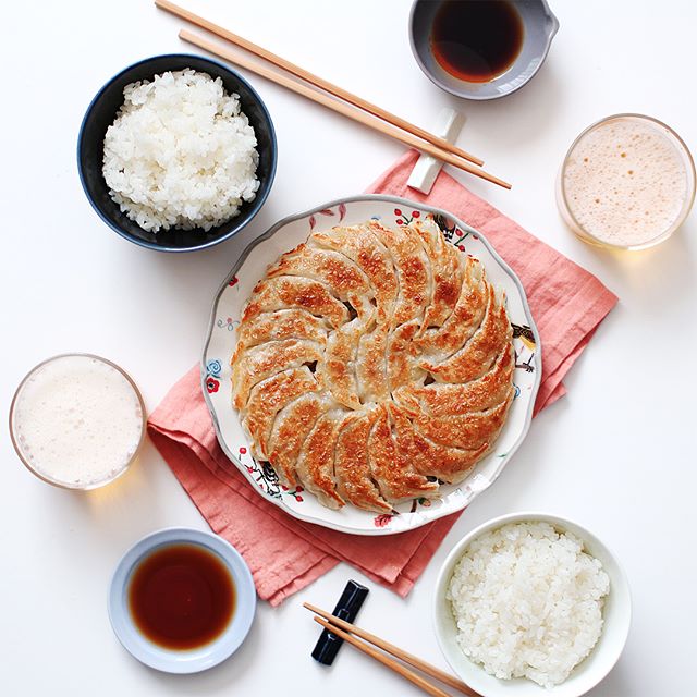 定番の付け合わせおかず！キャベツたっぷり餃子