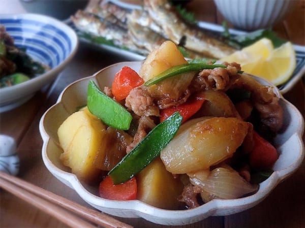 定番のおいしさ！ゴロゴロ野菜の肉じゃが