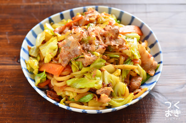 作り置きにおすすめな野菜たっぷり焼きうどん