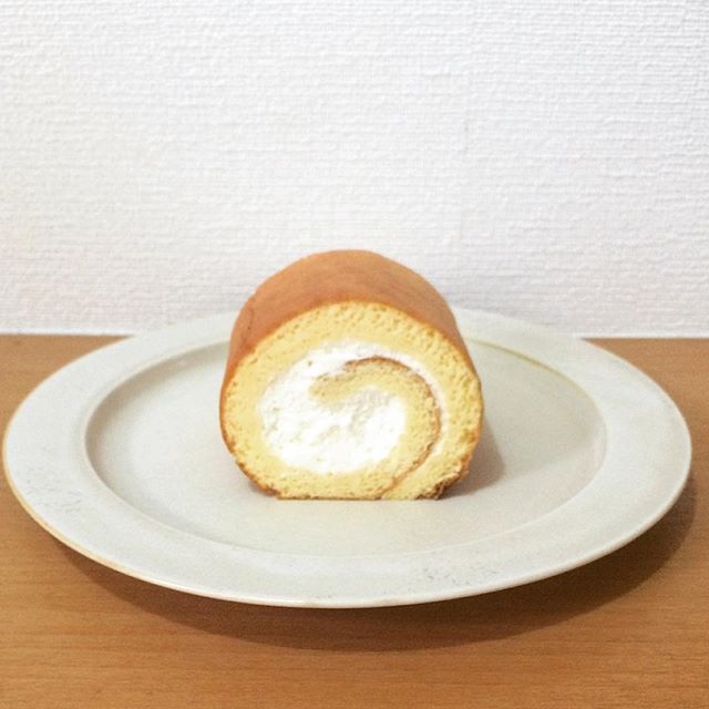 水切りヨーグルトクリームのロールケーキ