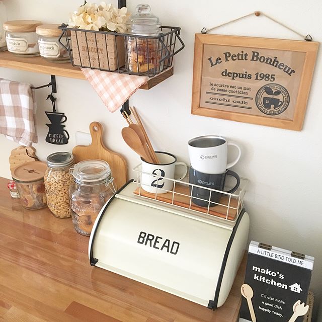 ブレッドケースのある空間 さまざまな活用で楽しむおしゃれキッチン Folk