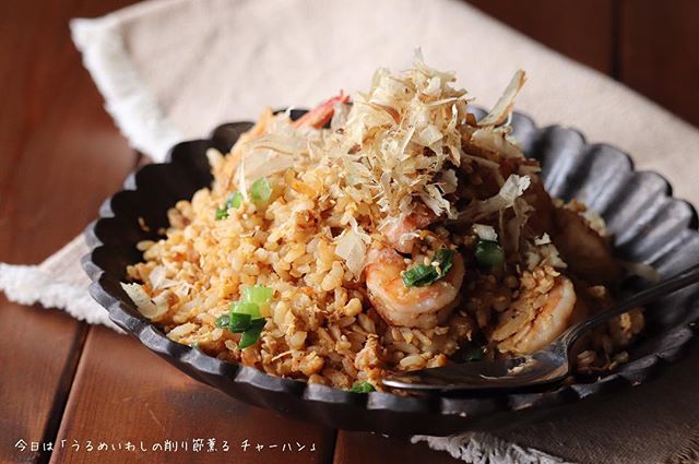 エビと鰹節が香るチャーハン