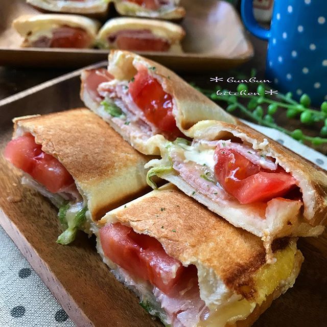 ハムとトマトのホットサンド