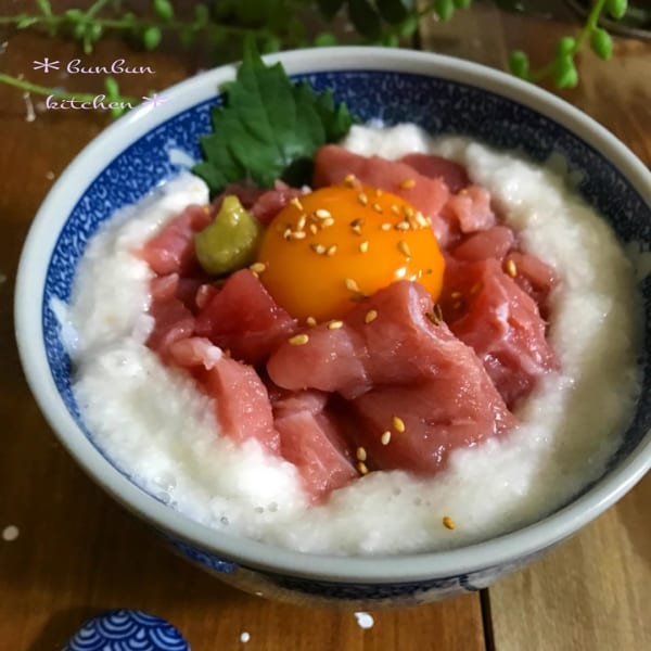 マグロとろろ丼