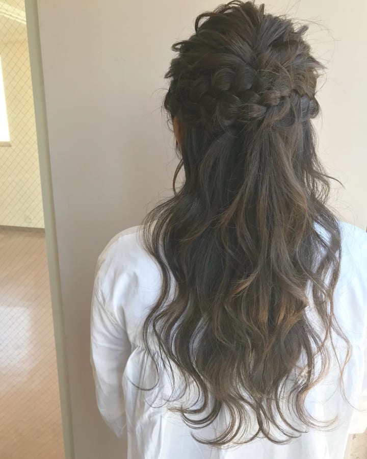 パーマを生かしたヘアアレンジ