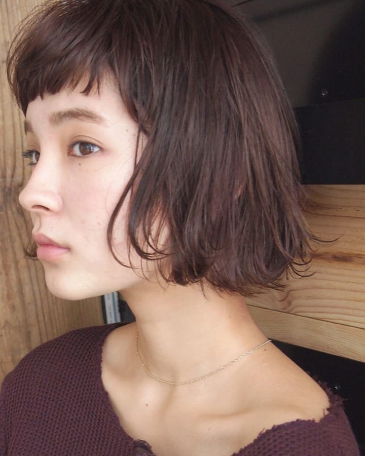 面長さんに似合うオン眉ヘアスタイル2