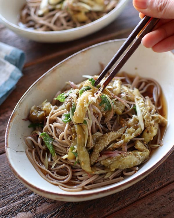 焼きナスの冷やし和え蕎麦