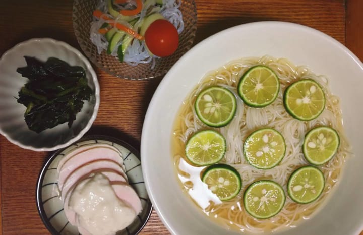 鶏ハムの豆腐マヨソース添え