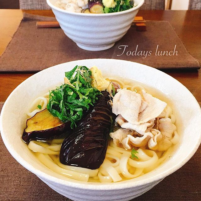 簡単に！揚げなすと豚しゃぶのっけ白だしうどん