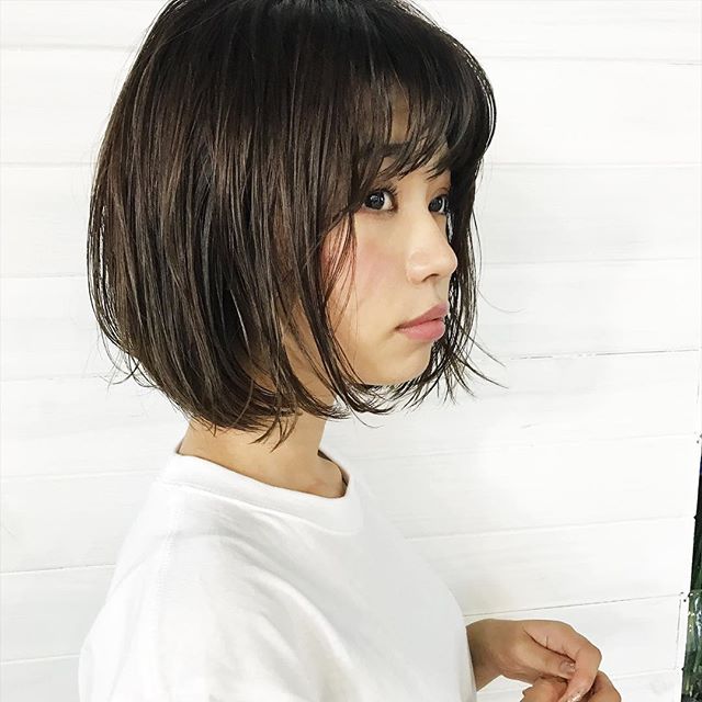 大人 ボブ 髪型 前髪ありヘアスタイル