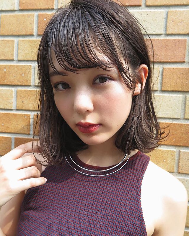 ストレート・ワンレンボブ 耳かけヘアスタイル2