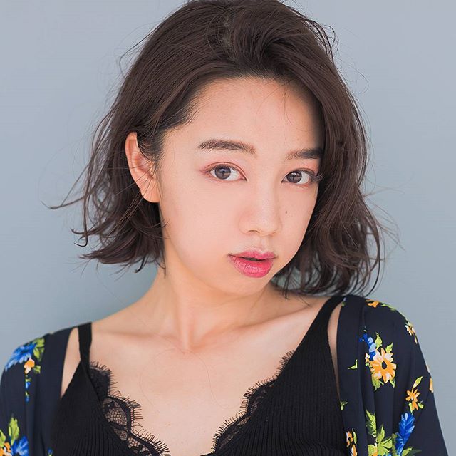 前髪なし ボブ 耳かけヘアスタイル