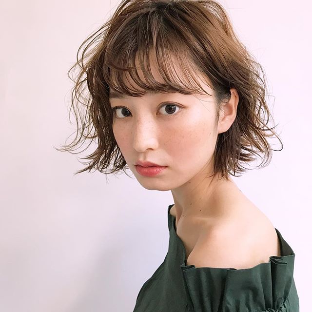 パーマボブ 耳かけヘアスタイル