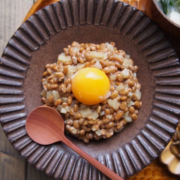 食感がたまらない！たくあん入り納豆ごはん