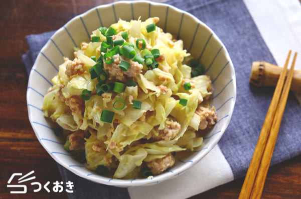 キャベツと鶏そぼろのレンジ蒸し！めんつゆマヨ和え