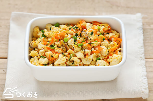 お弁当の副菜におすすめ！豆腐と野菜の簡単炒め物