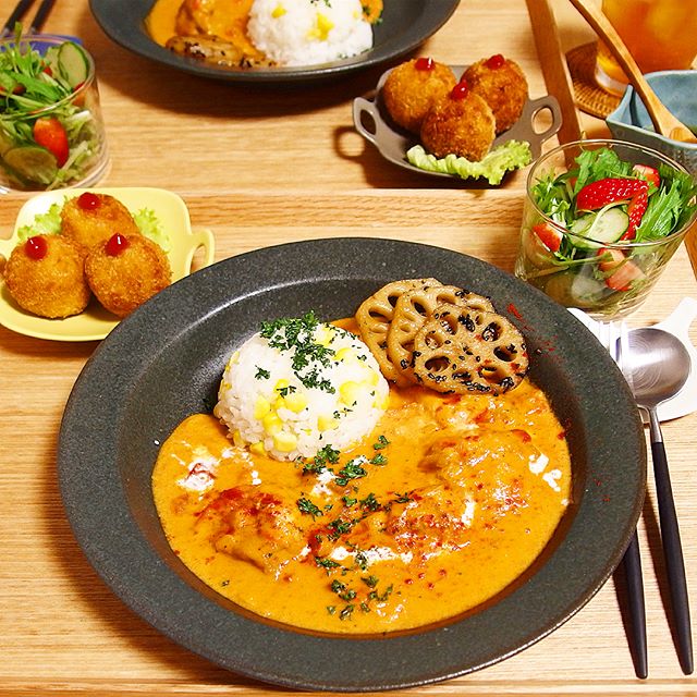 冬にホカホカ！バターチキン料理のカレー煮込み