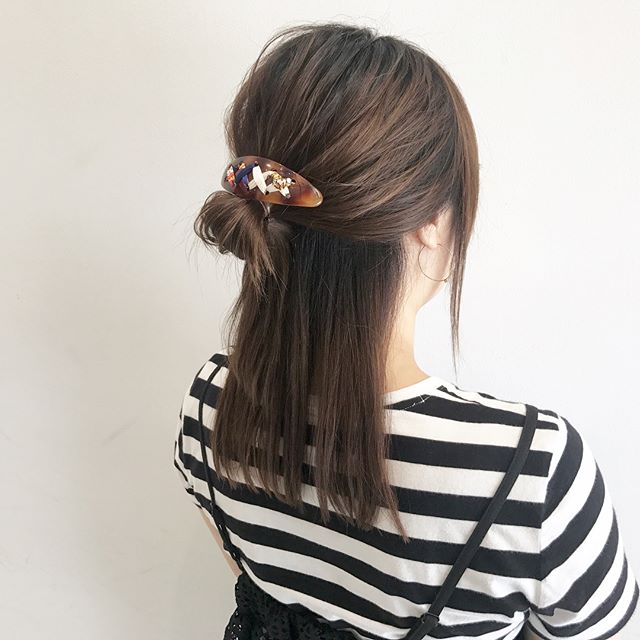 スーツ ヘアアレンジ ハーフアップ