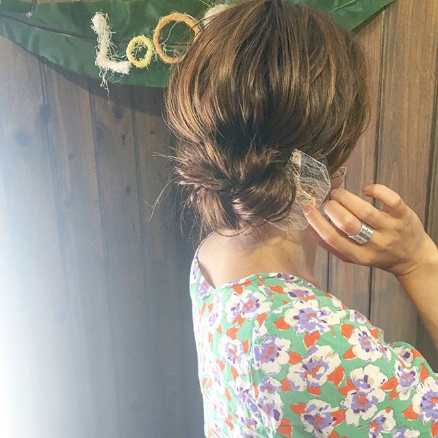 スーツ ヘアアレンジ まとめ髪