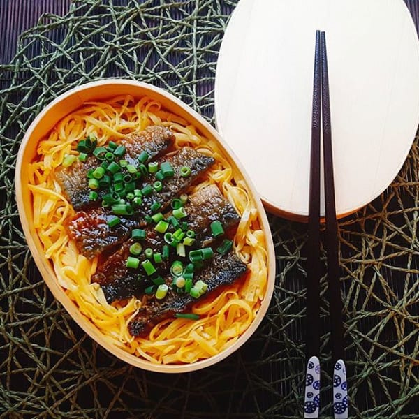 香ばしくて美味しい！秋刀魚の蒲焼き丼弁当