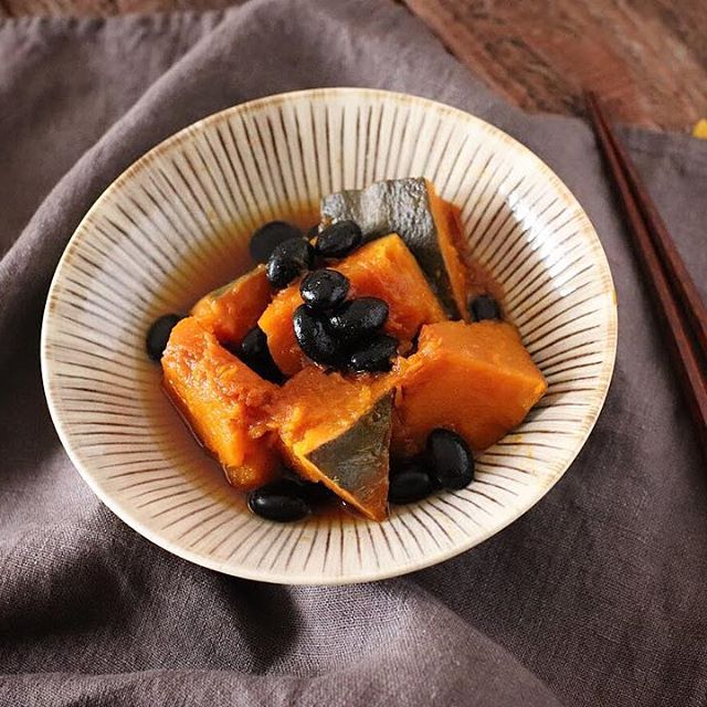 話題の作り置きレシピに！黒豆とかぼちゃの煮物