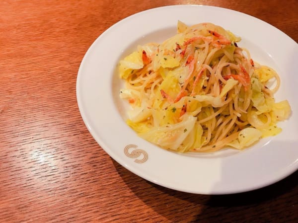 桜エビとキャベツのアンチョビのパスタ