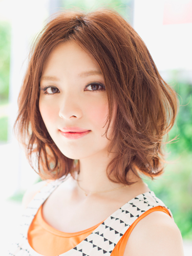 センター分け×ボブヘアの髪型10