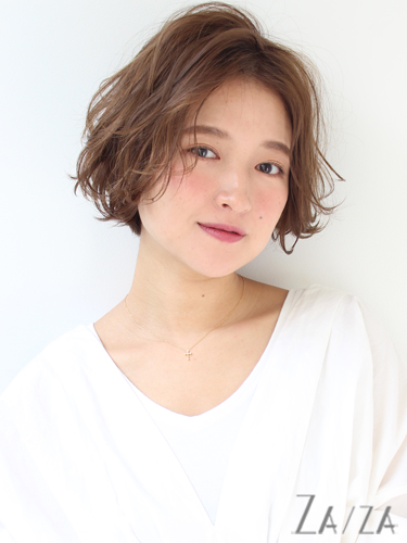 センター分け×ボブヘアの髪型29