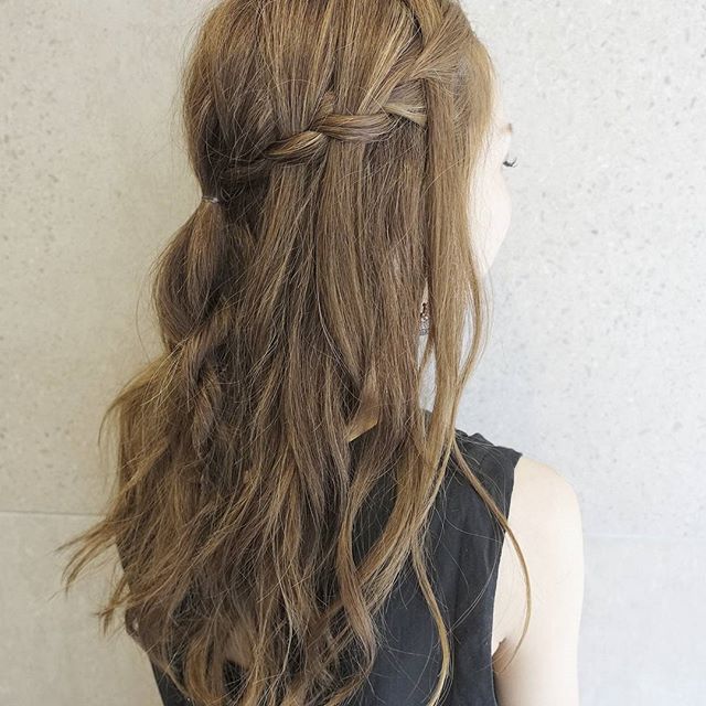 スーツ ヘアアレンジ ハーフアップ5