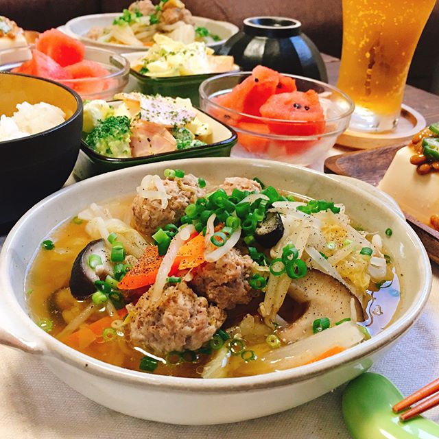 親子丼と簡単！野菜と肉団子の付け合わせスープ煮