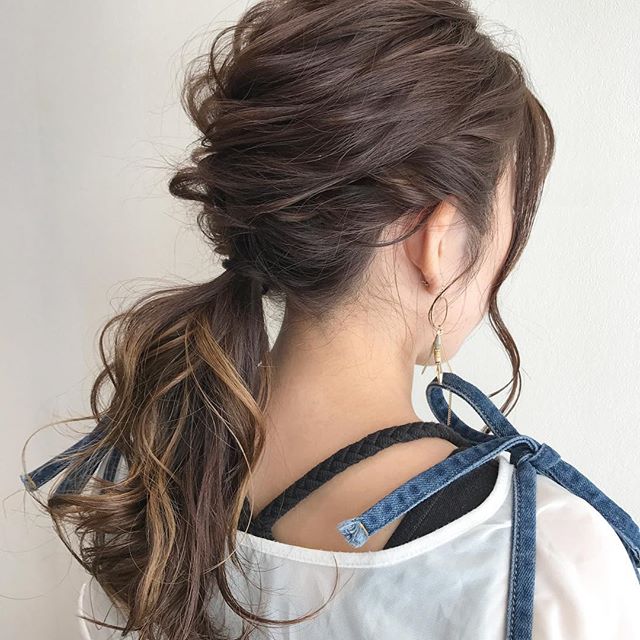 スーツ ヘアアレンジ ポニーテール3