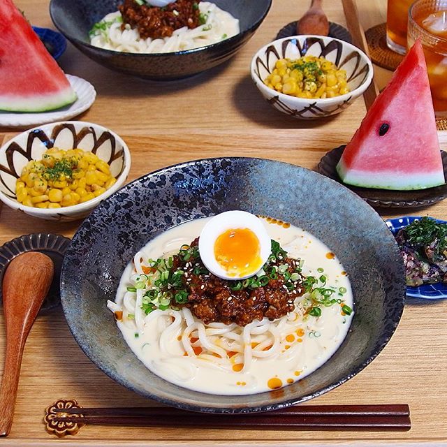 大人気！肉味噌のせピリ辛アレンジ豆乳うどん