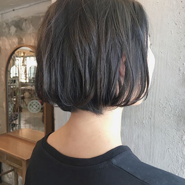 おすすめ暗髪ヘアカラー×ボブ6