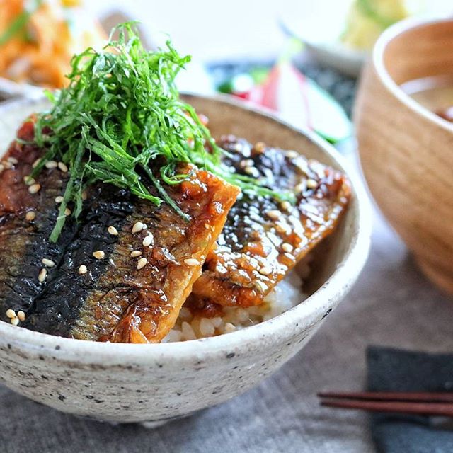 秋刀魚の梅ダレ蒲焼丼