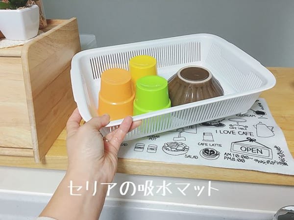 キッチン用品の吸水マットで水周りをすっきり収納